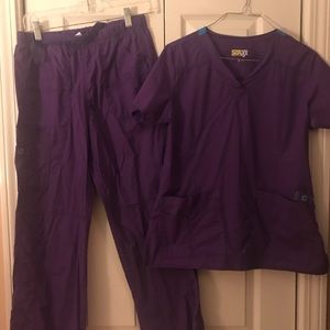 Wonderwink set size small